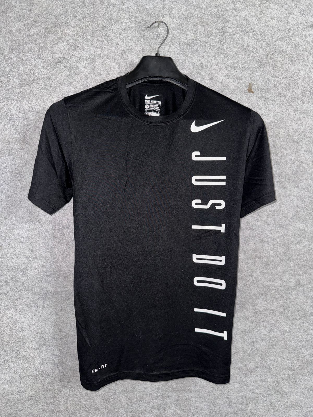 Nike Slogan Shirt - Medium