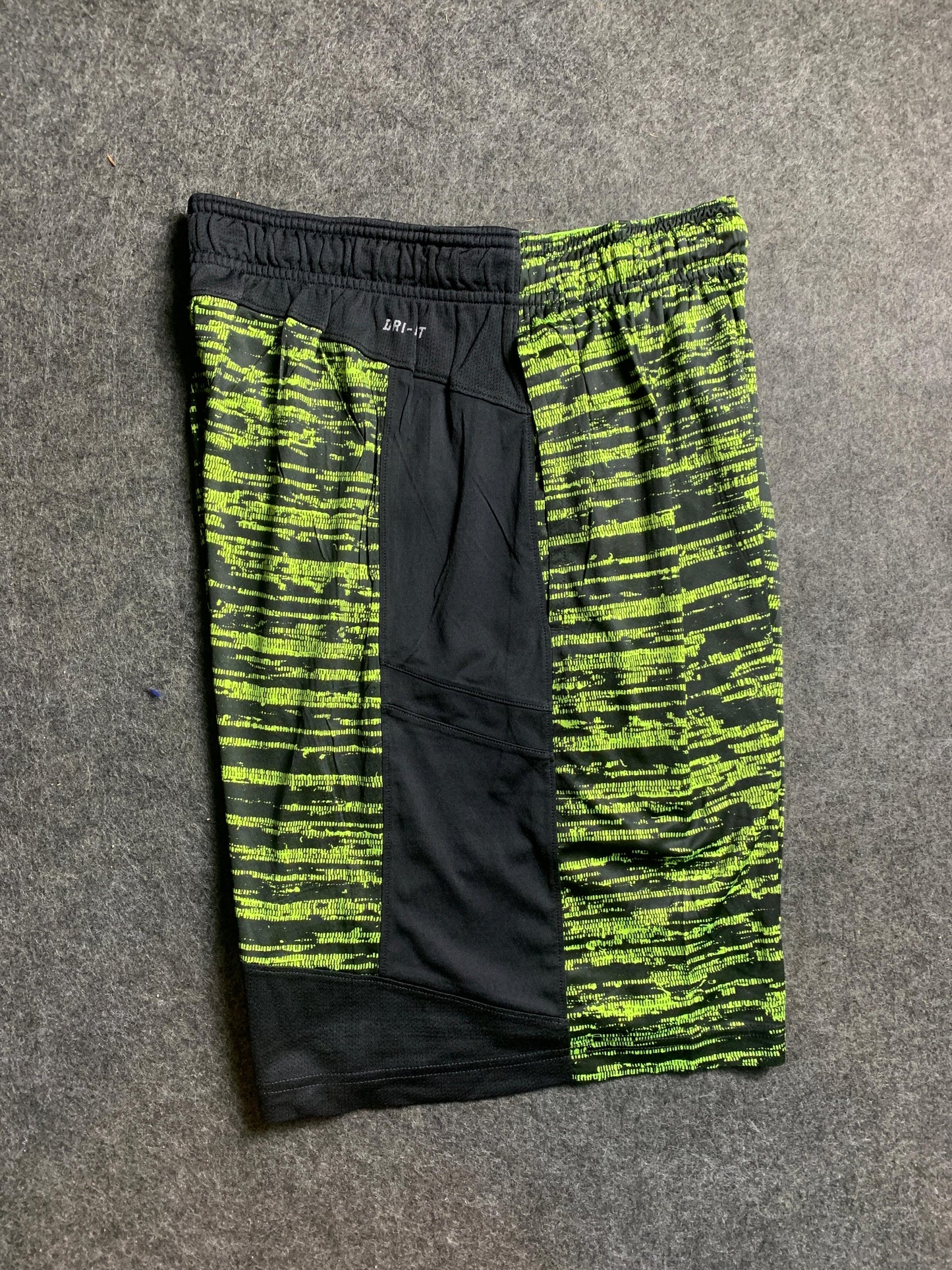 Nike Casual Form Shorts - Medium