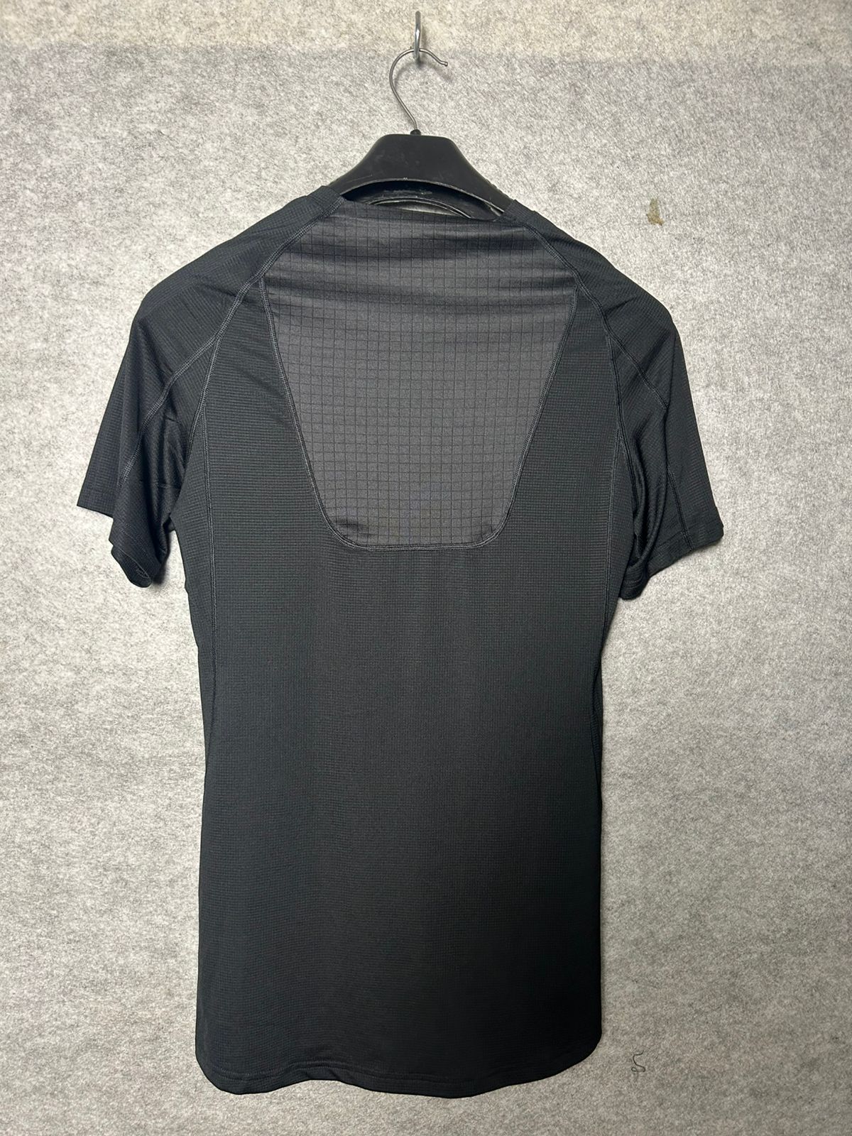 Nike Pro Black Round Neck Shirt - Medium