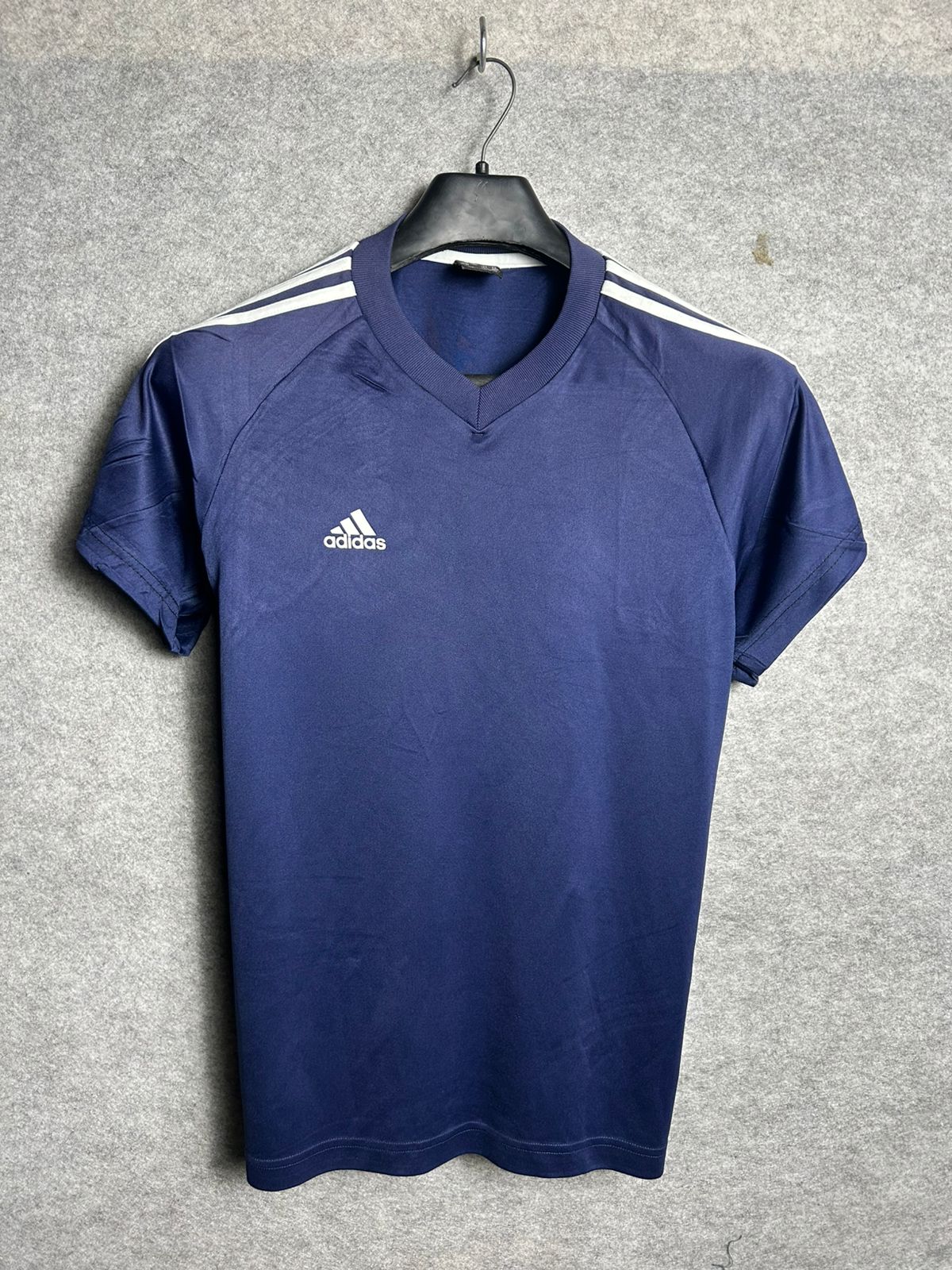 Adidas V Neck - Small