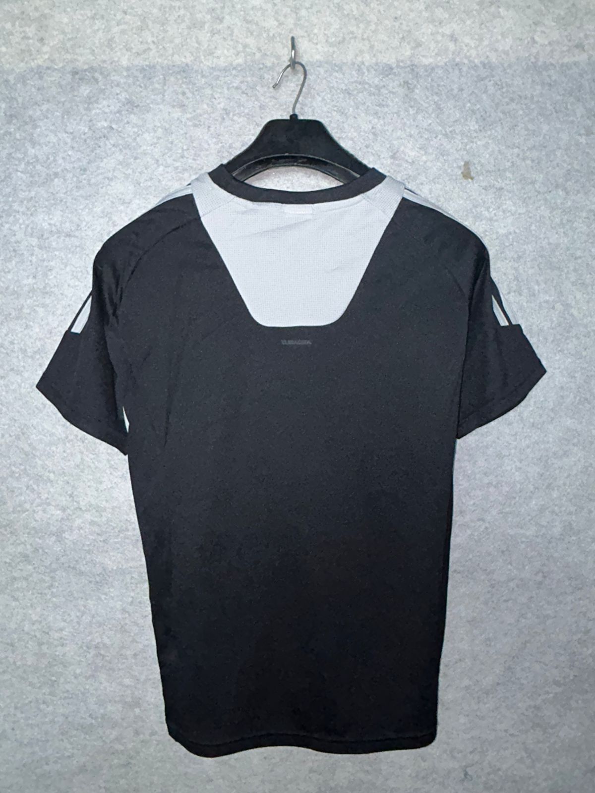 Adidas Round Neck - Large