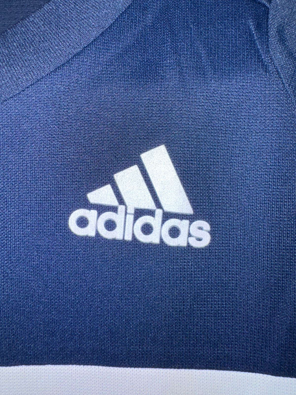 Adidas Round Neck - Medium