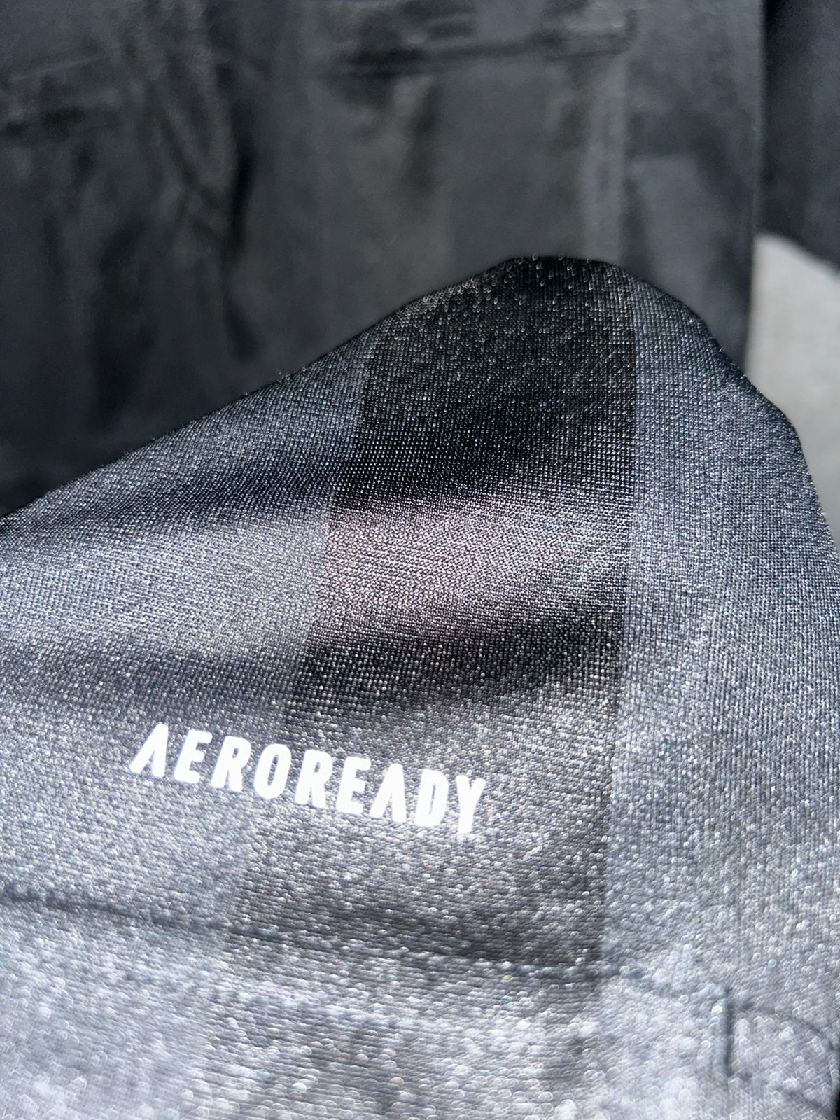 Adidas Aeroready V neck - Large