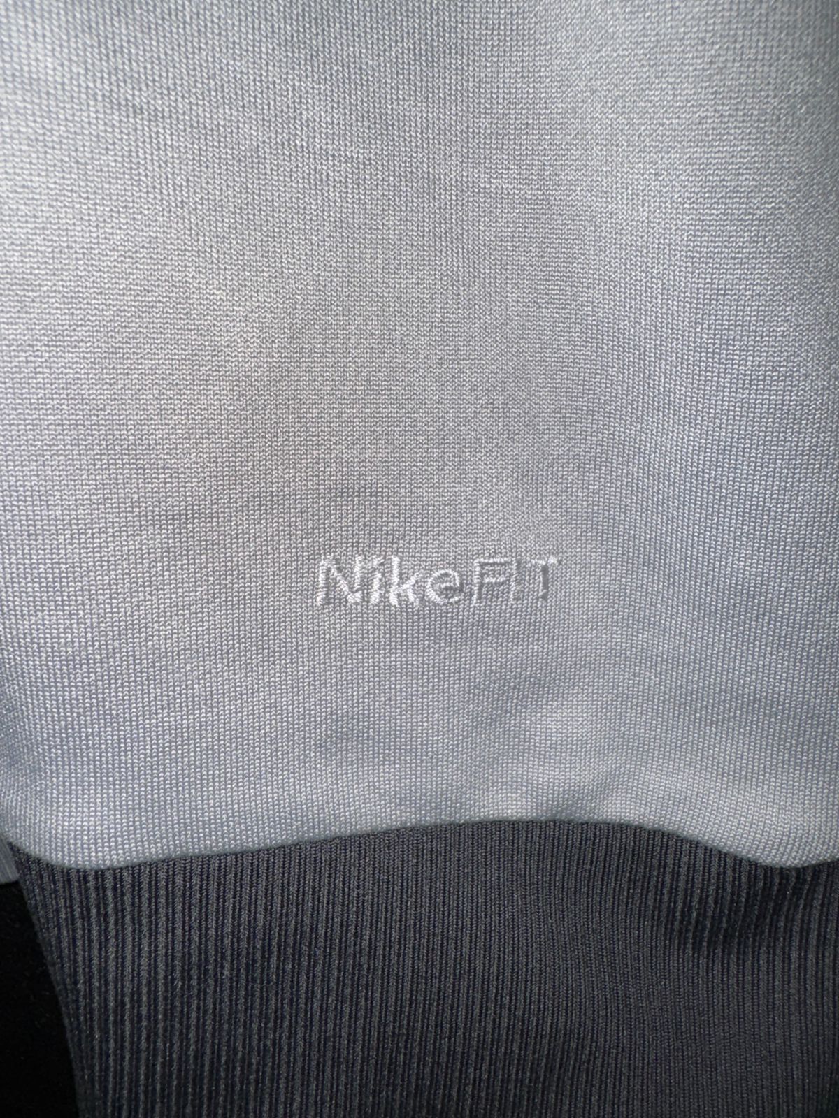 Pre Loved Nike Full Zipper Short Sleeves Hoodie - Medium