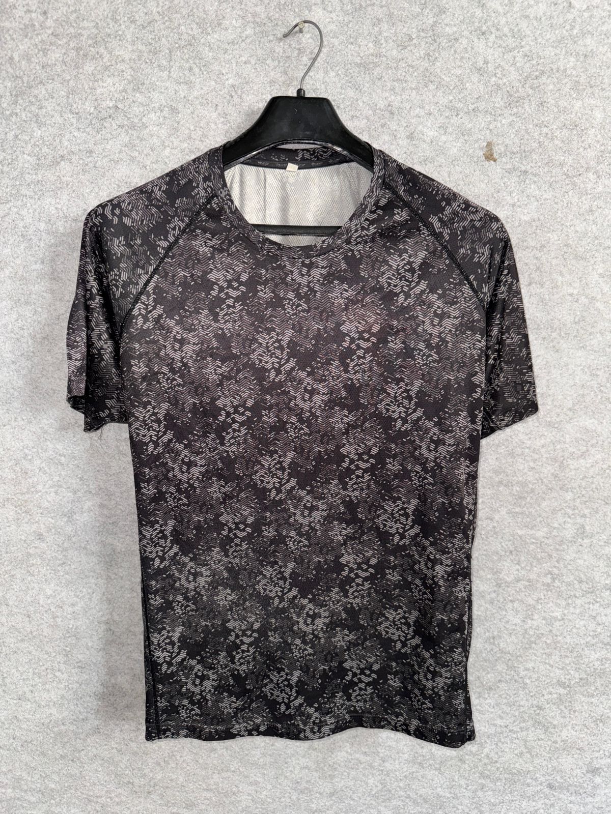 Round Neck Tee - Large