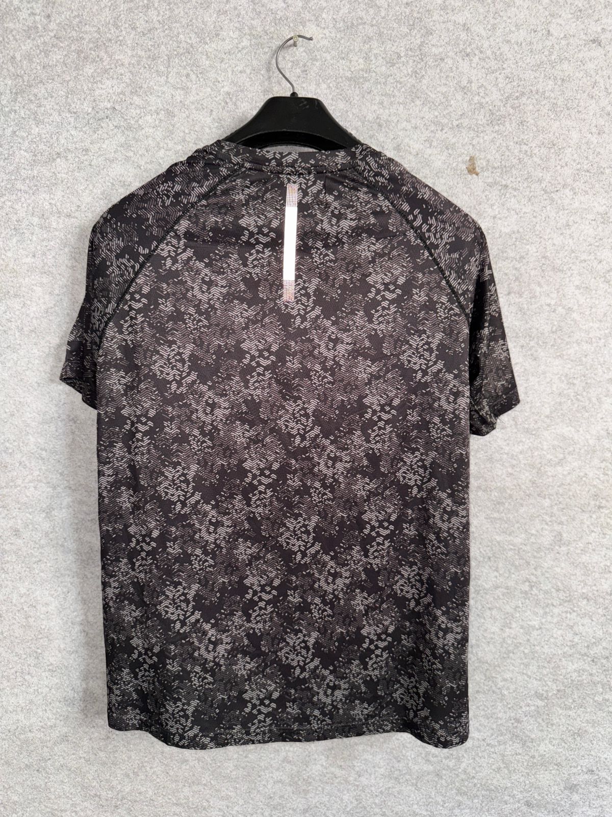 Round Neck Tee - Large