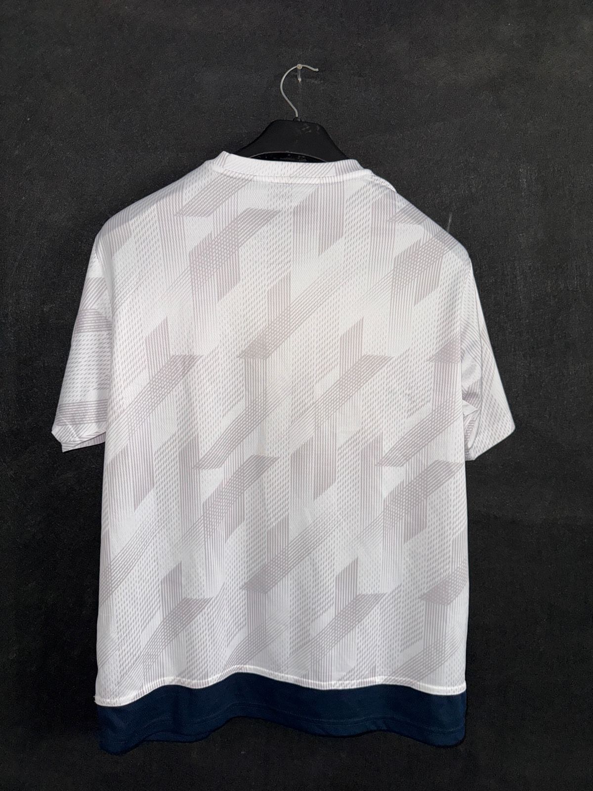 Round Neck Shirt - Large