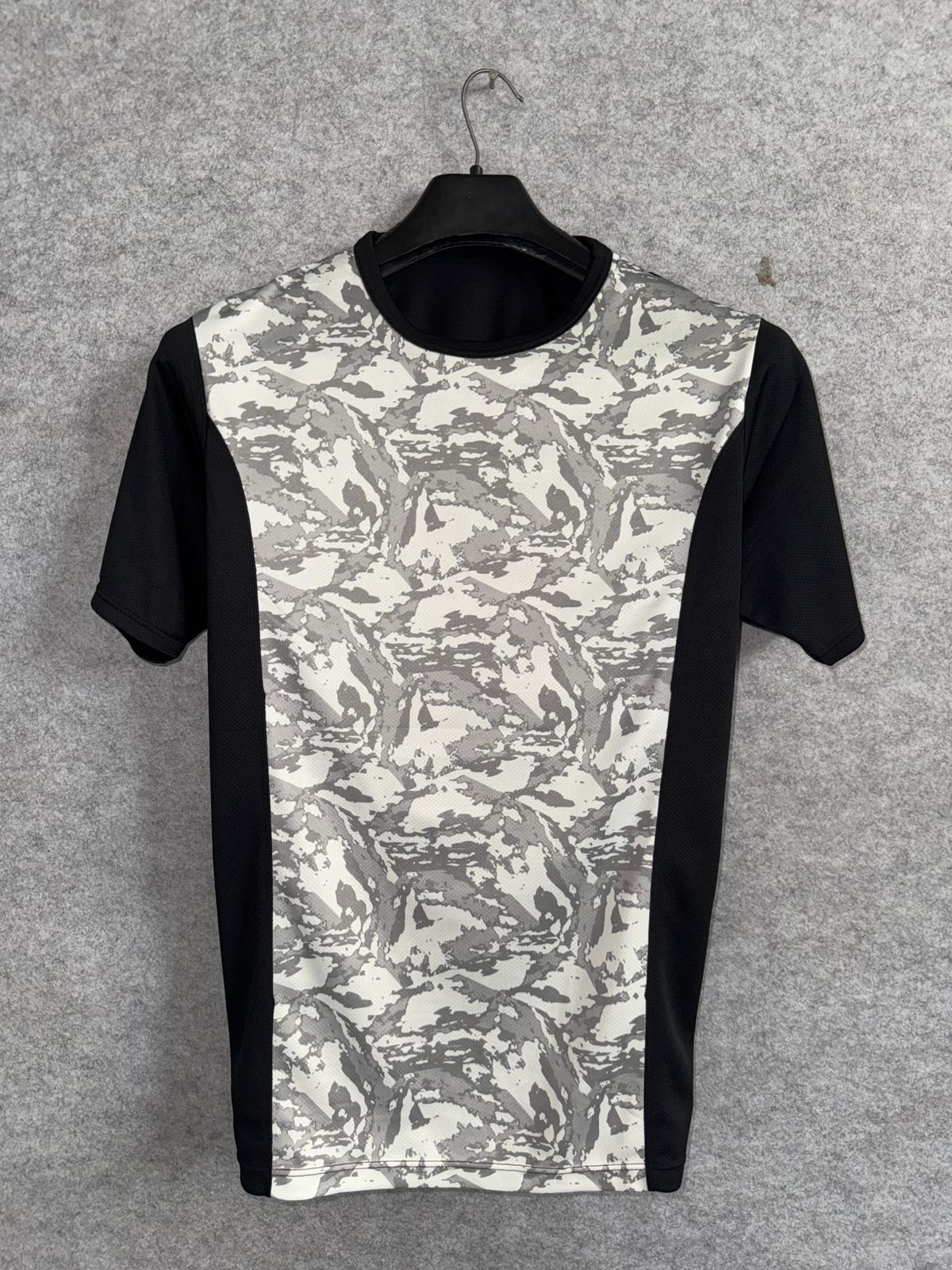 Round Neck Shirt - Medium