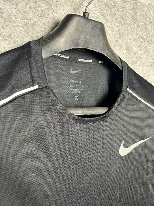 Nike Black Round Neck - Medium