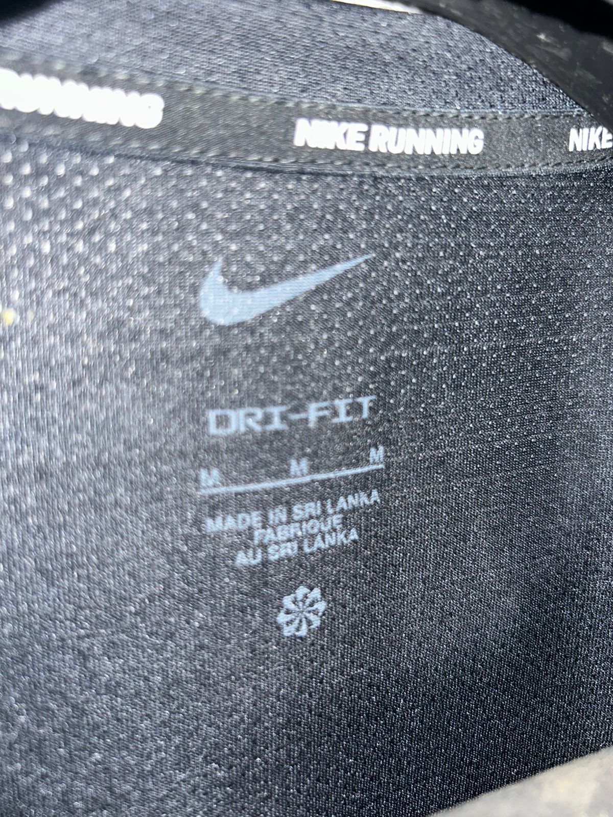 Nike Black Round Neck - Medium