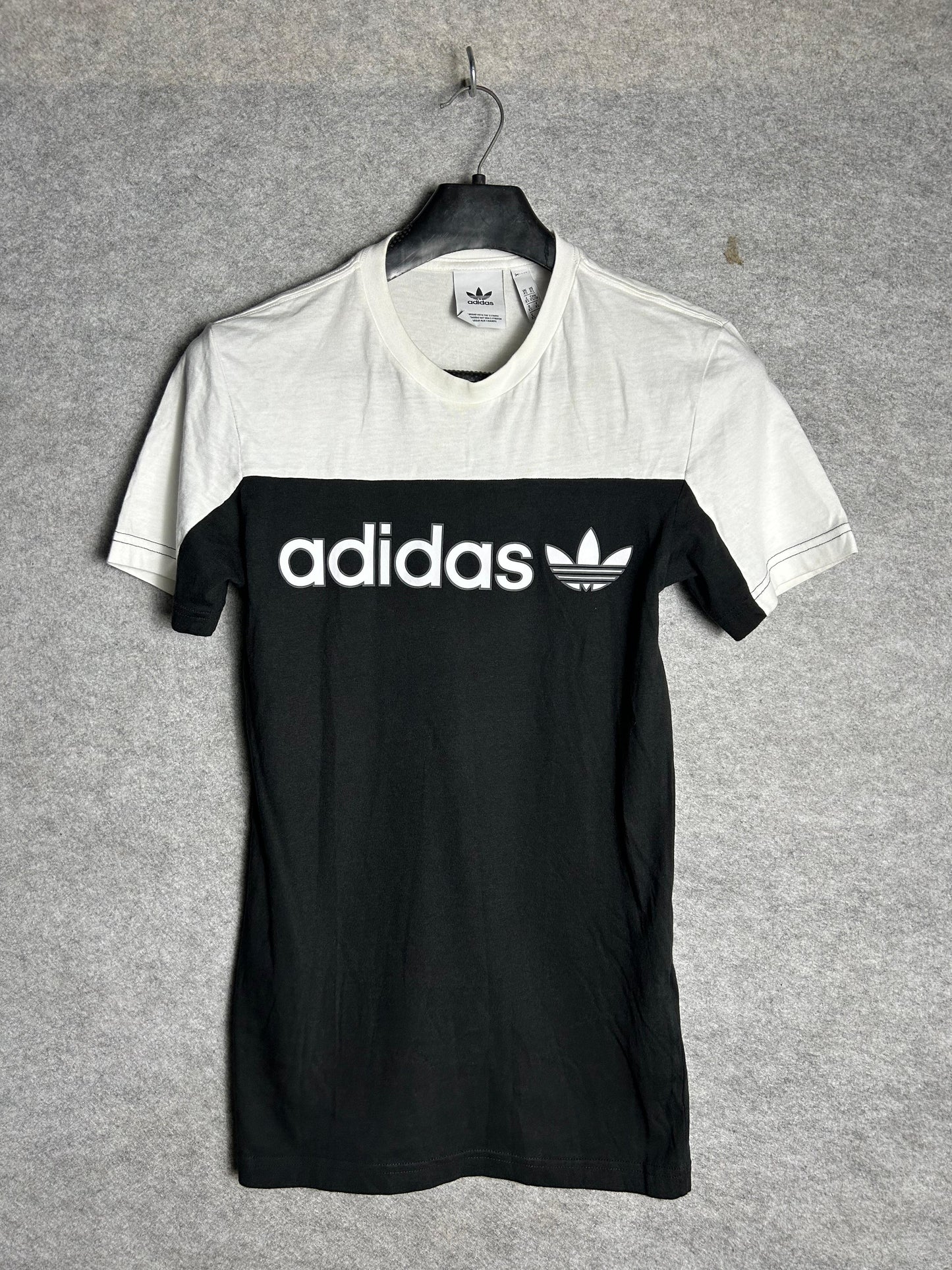 Adidas Black & White - XS