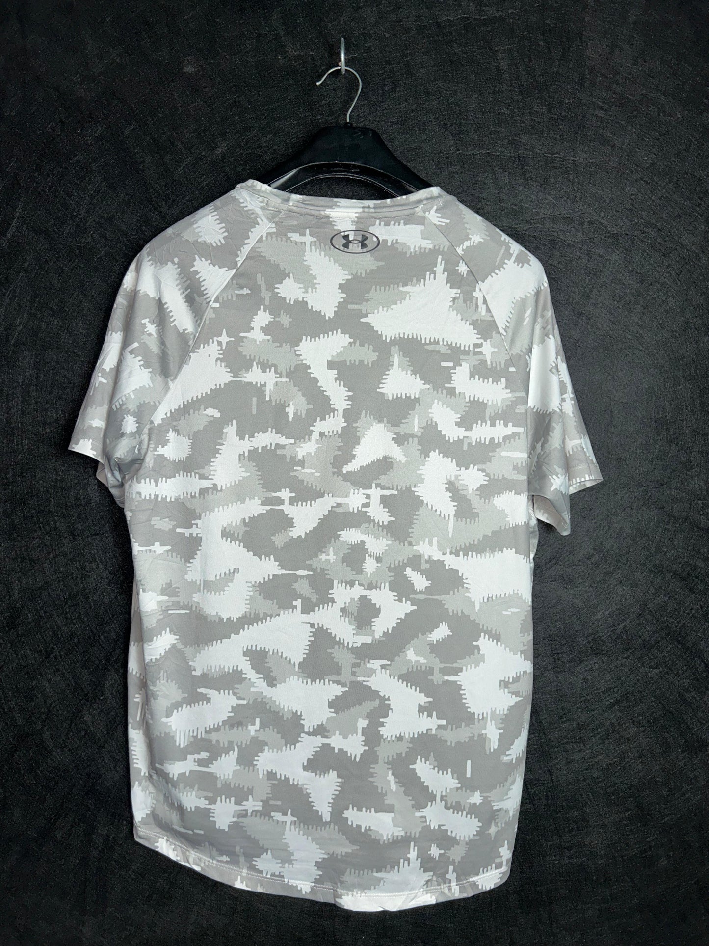 Under Armour Gray textured Tee- XL