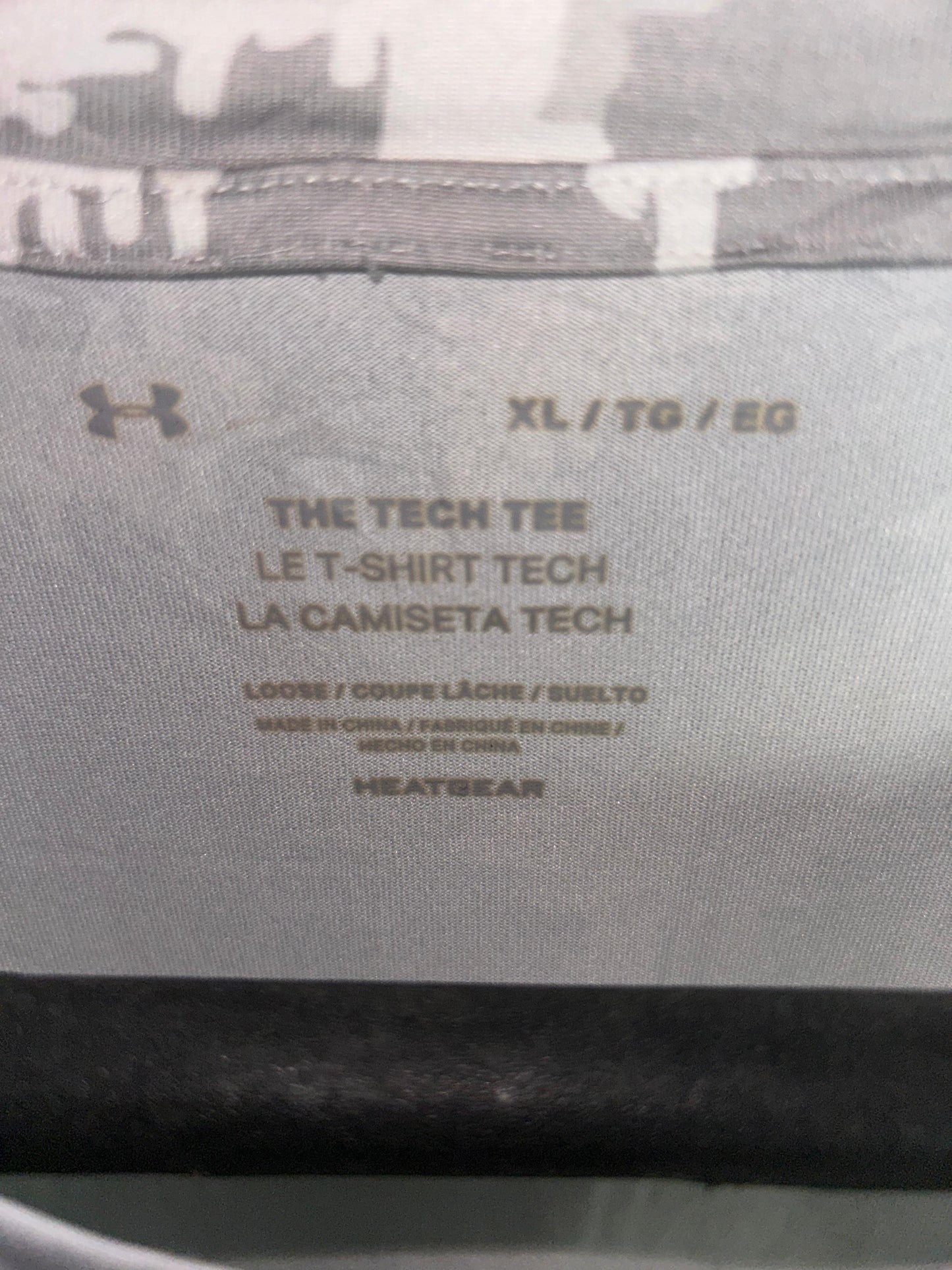 Under Armour Gray textured Tee- XL