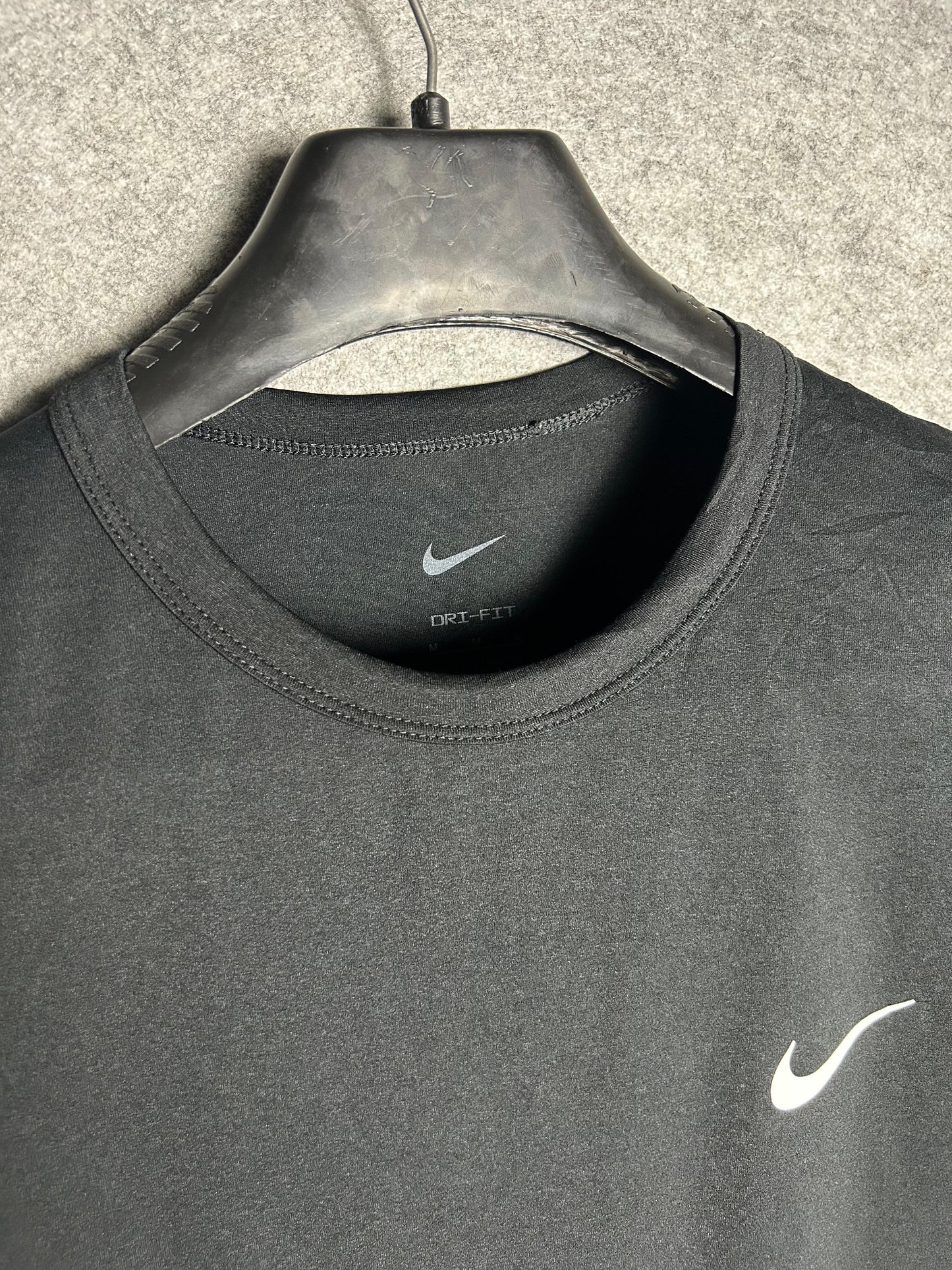 Nike Black Round Neck - Medium