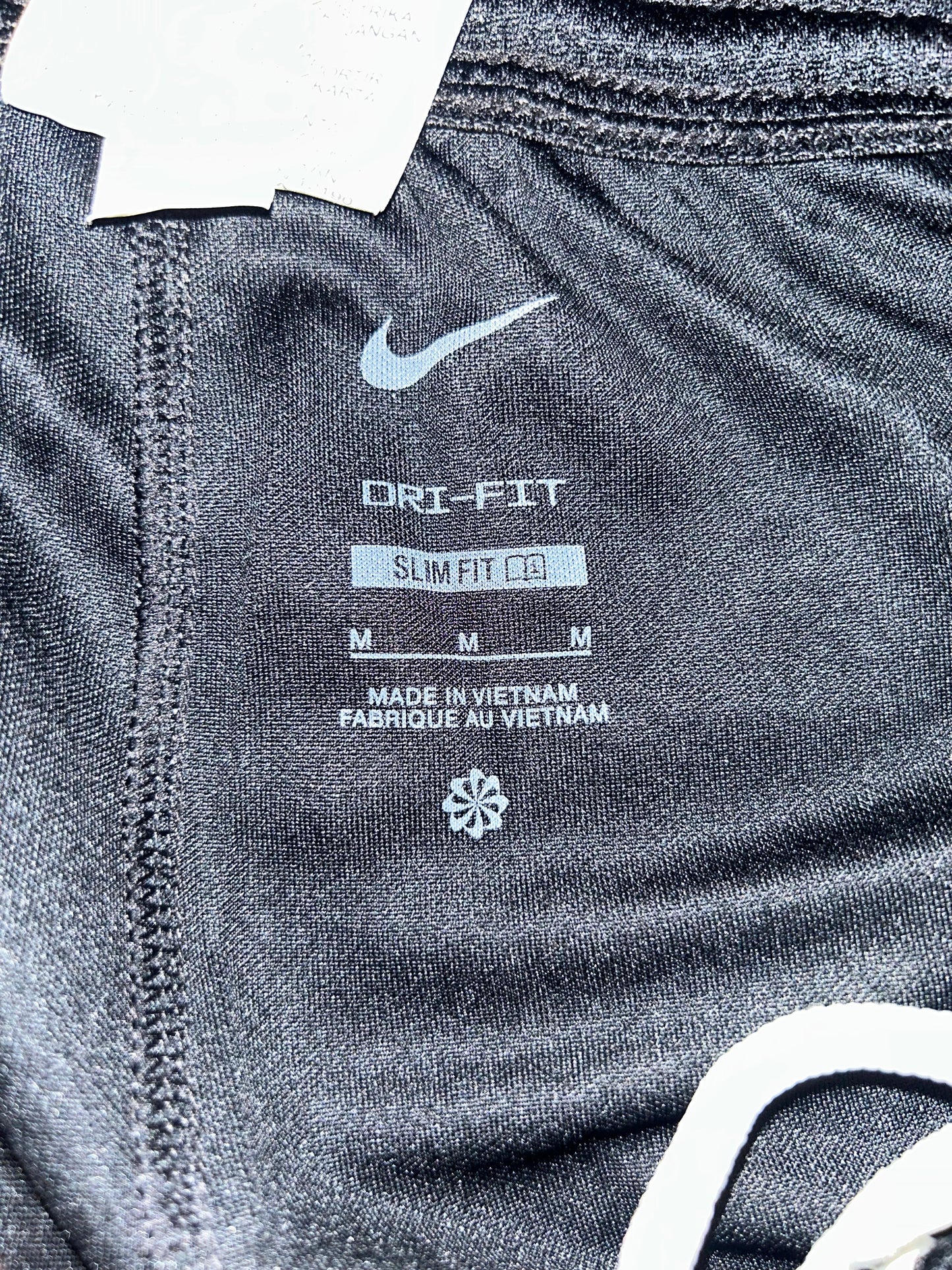nike Black / White Logo Short - Medium