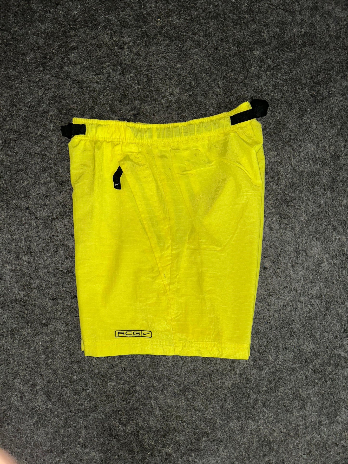 Nike ACG Green Zip Pockets Short - Medium