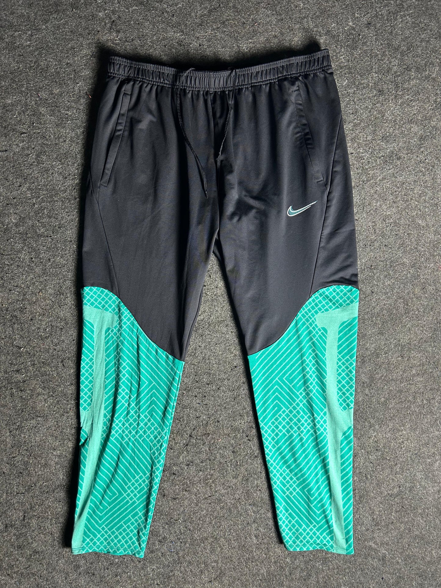Nike Tracksuit Slim Fit - XXL