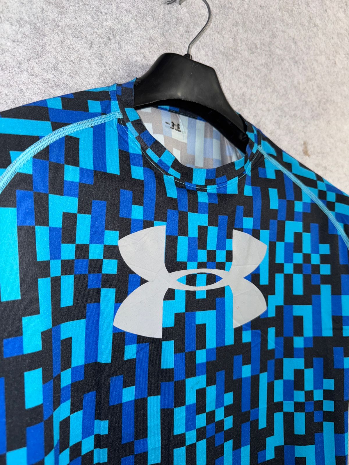 Under Amrour Big Logo - Small