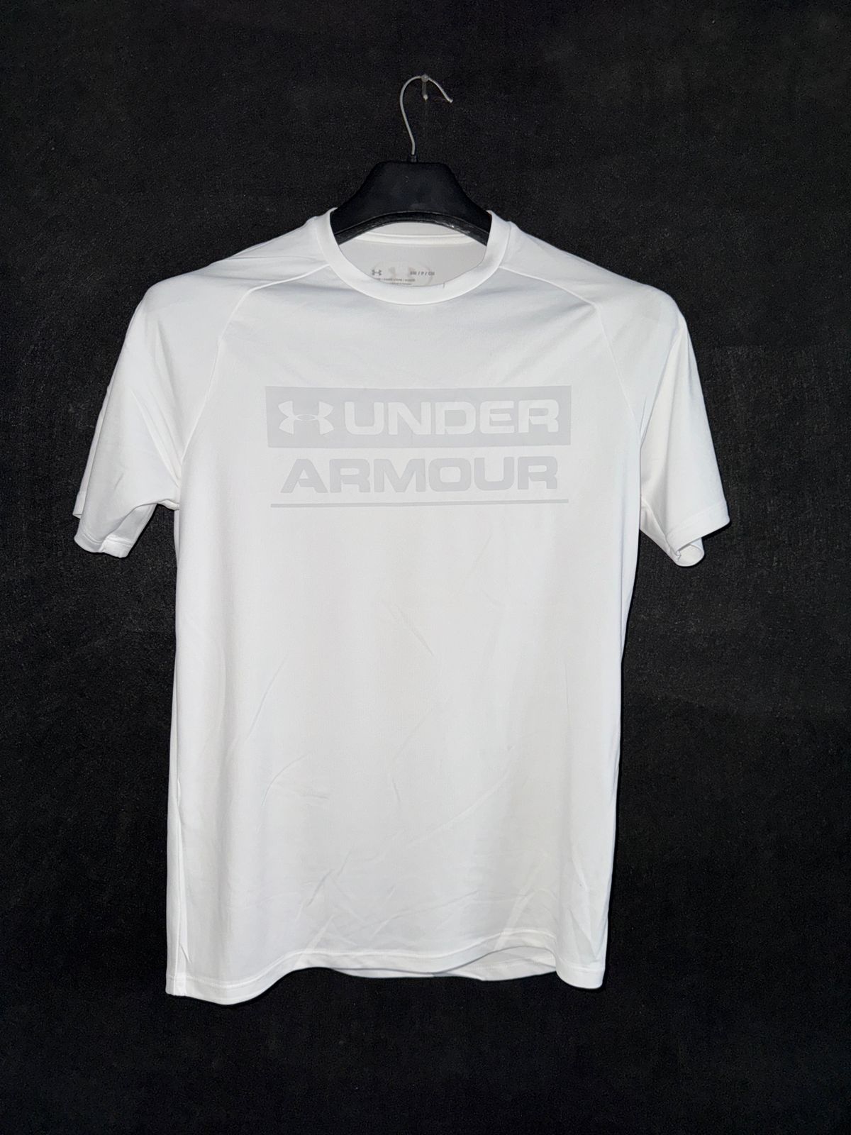 Under Armour Round Neck Shirt - Small