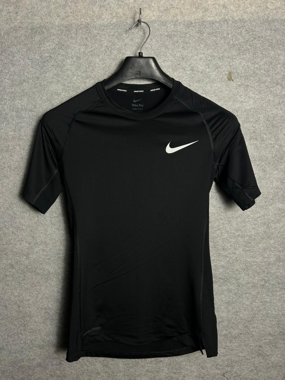 Nike Fit Pro - Medium