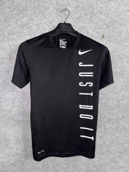 Nike Slogan Shirt - Medium