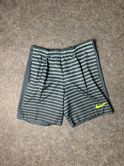 Nike Zip Pocket Shorts - Medium