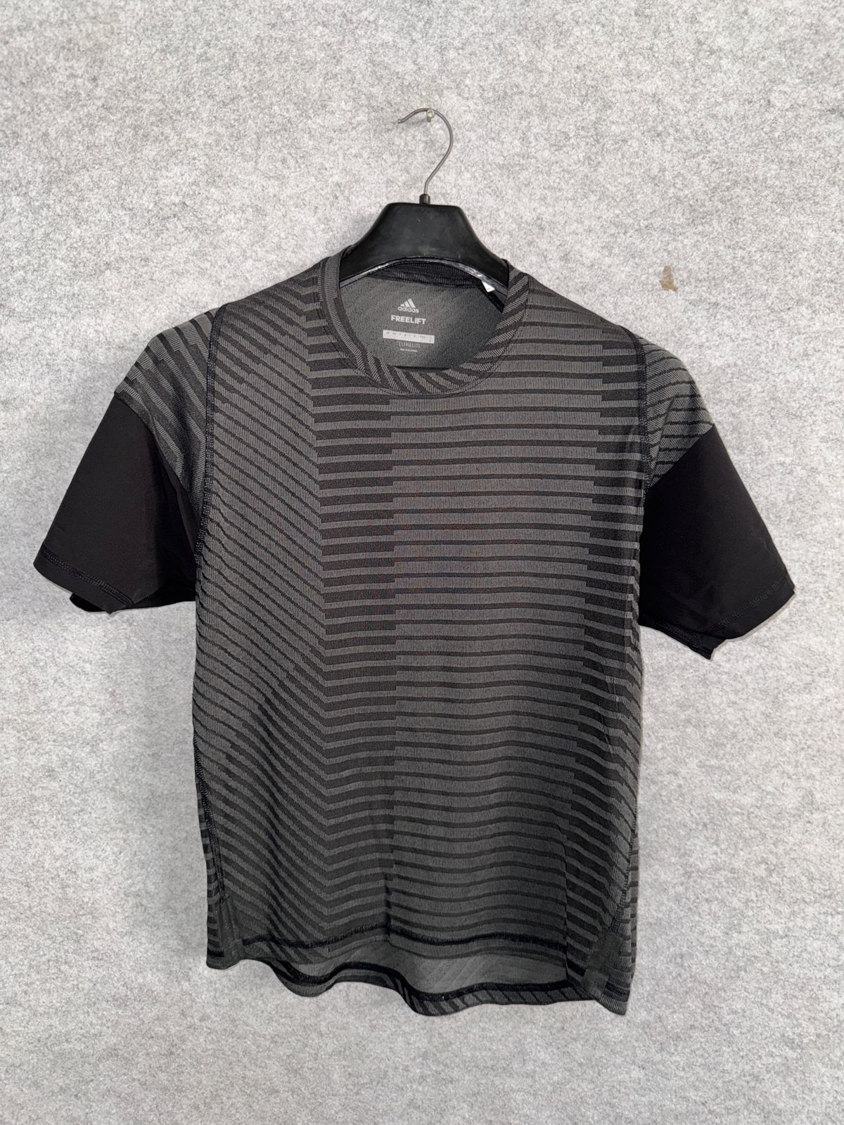Adidas Climate Round Neck - Medium