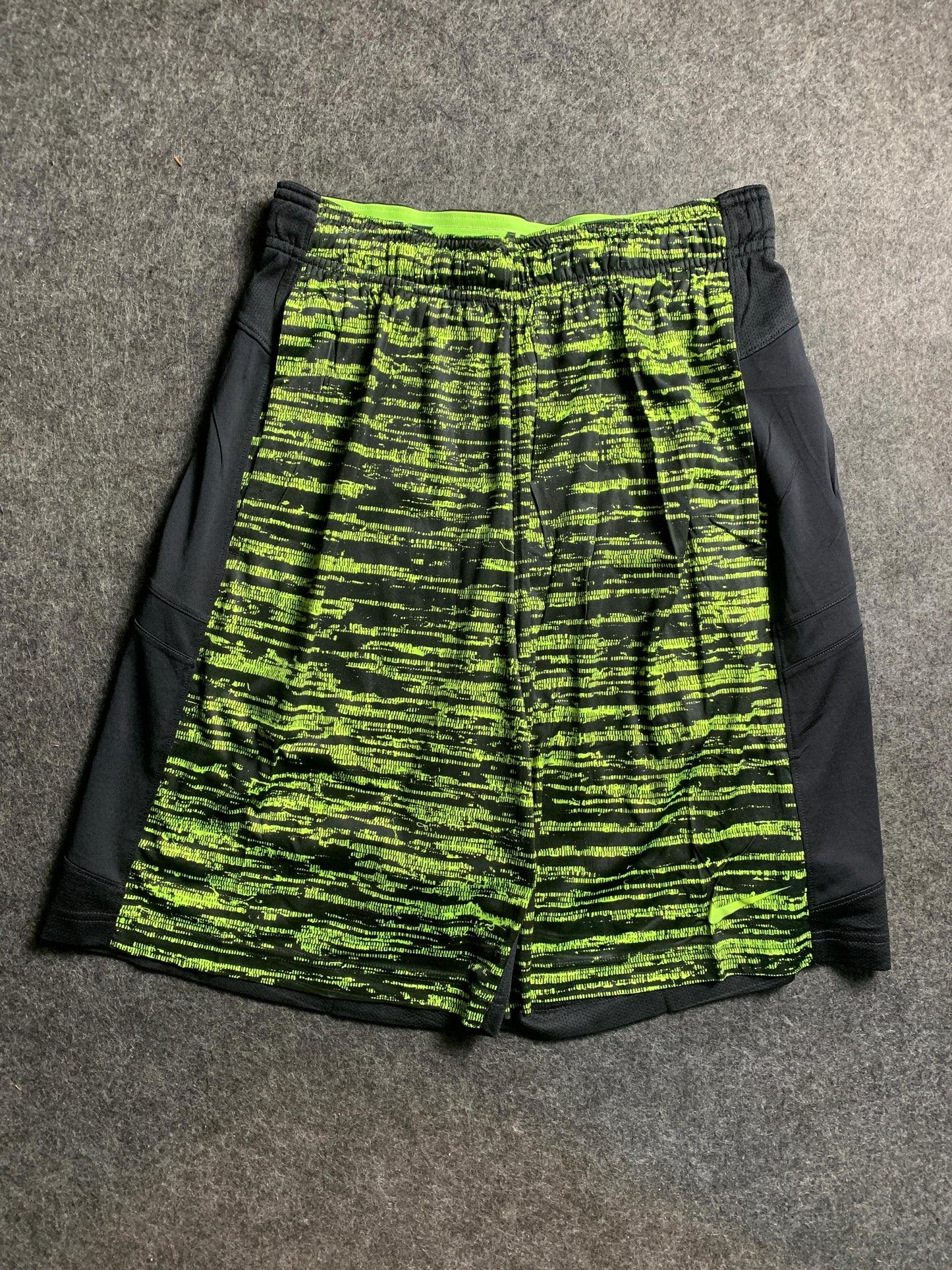 Nike Casual Form Shorts - Medium