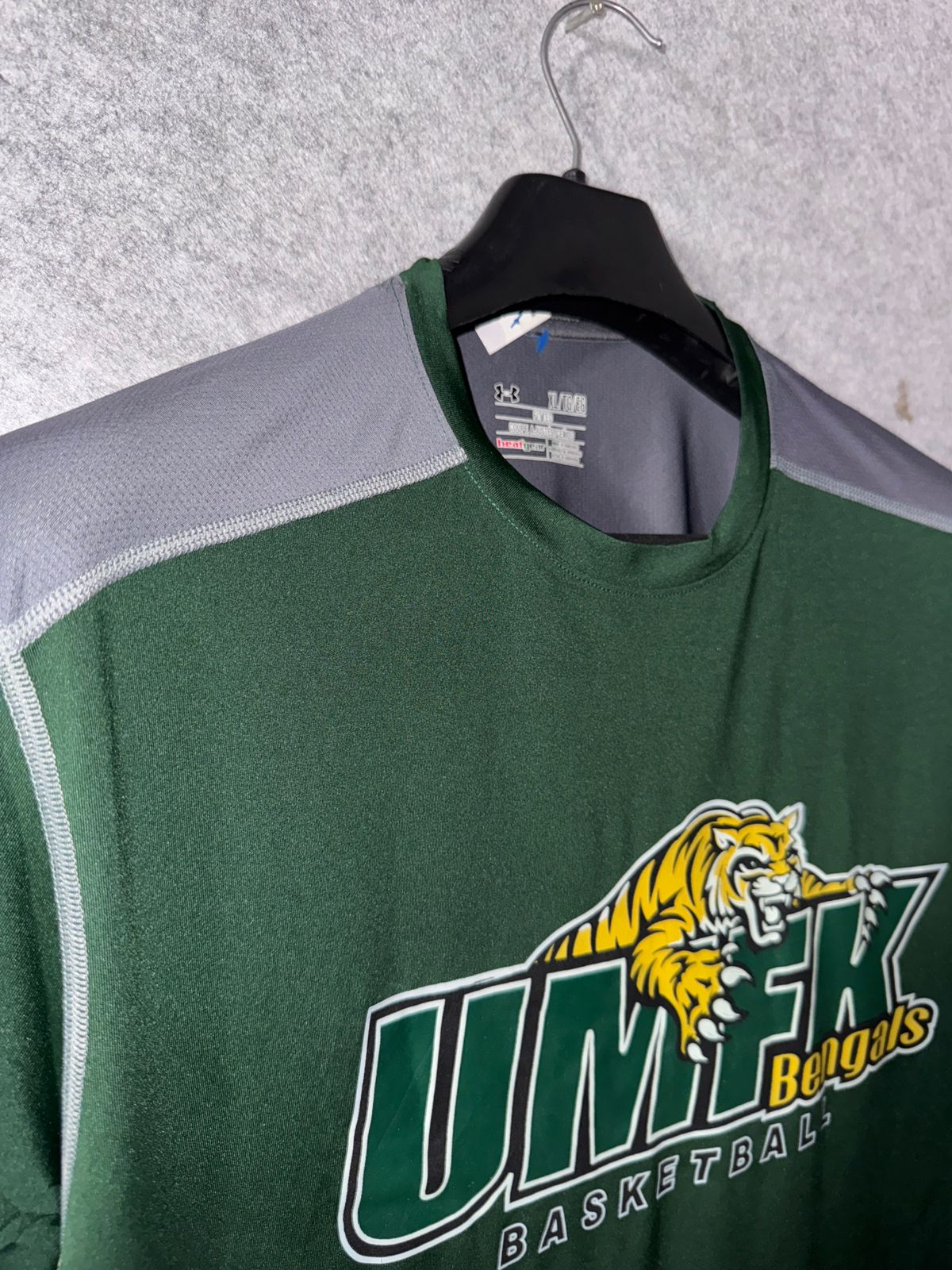 Under Amrour Basketball Shirt - XL