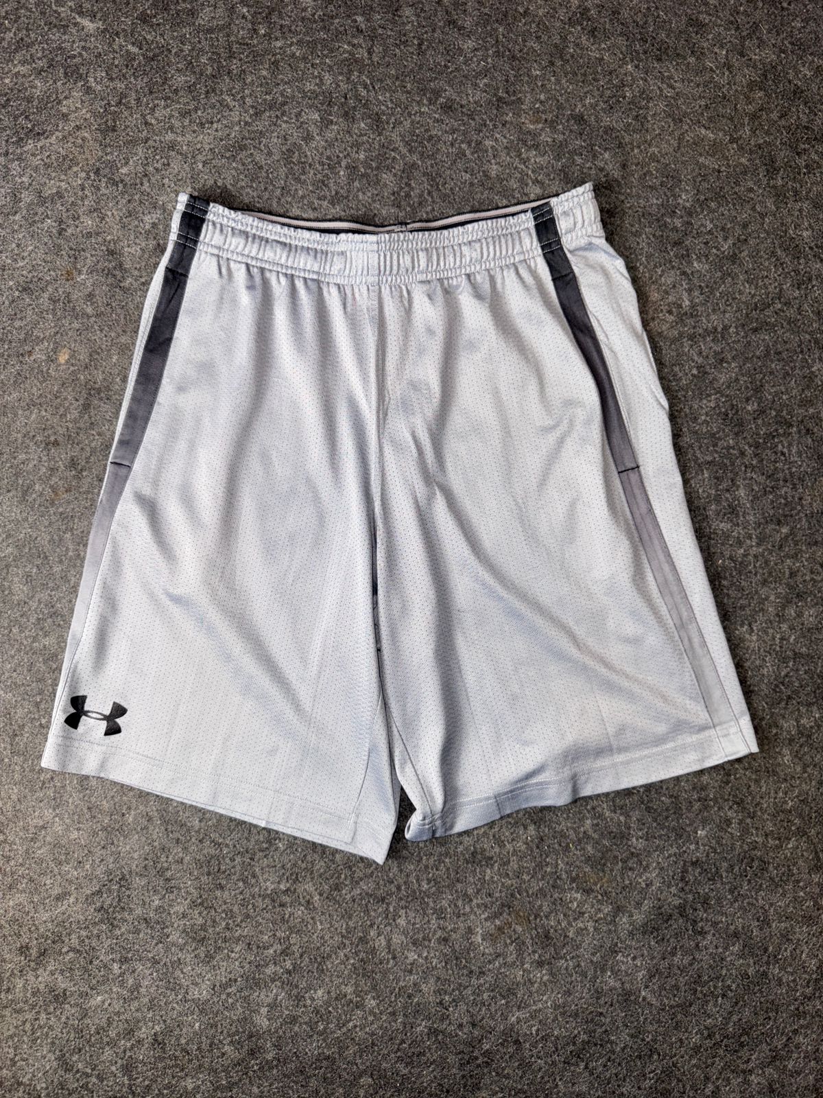 Under Armour Grey Shorts - Large