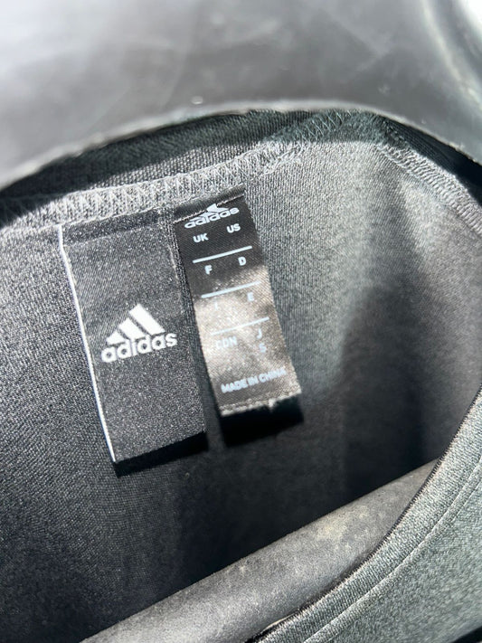 Adidas Pocket Round Neck - Medium