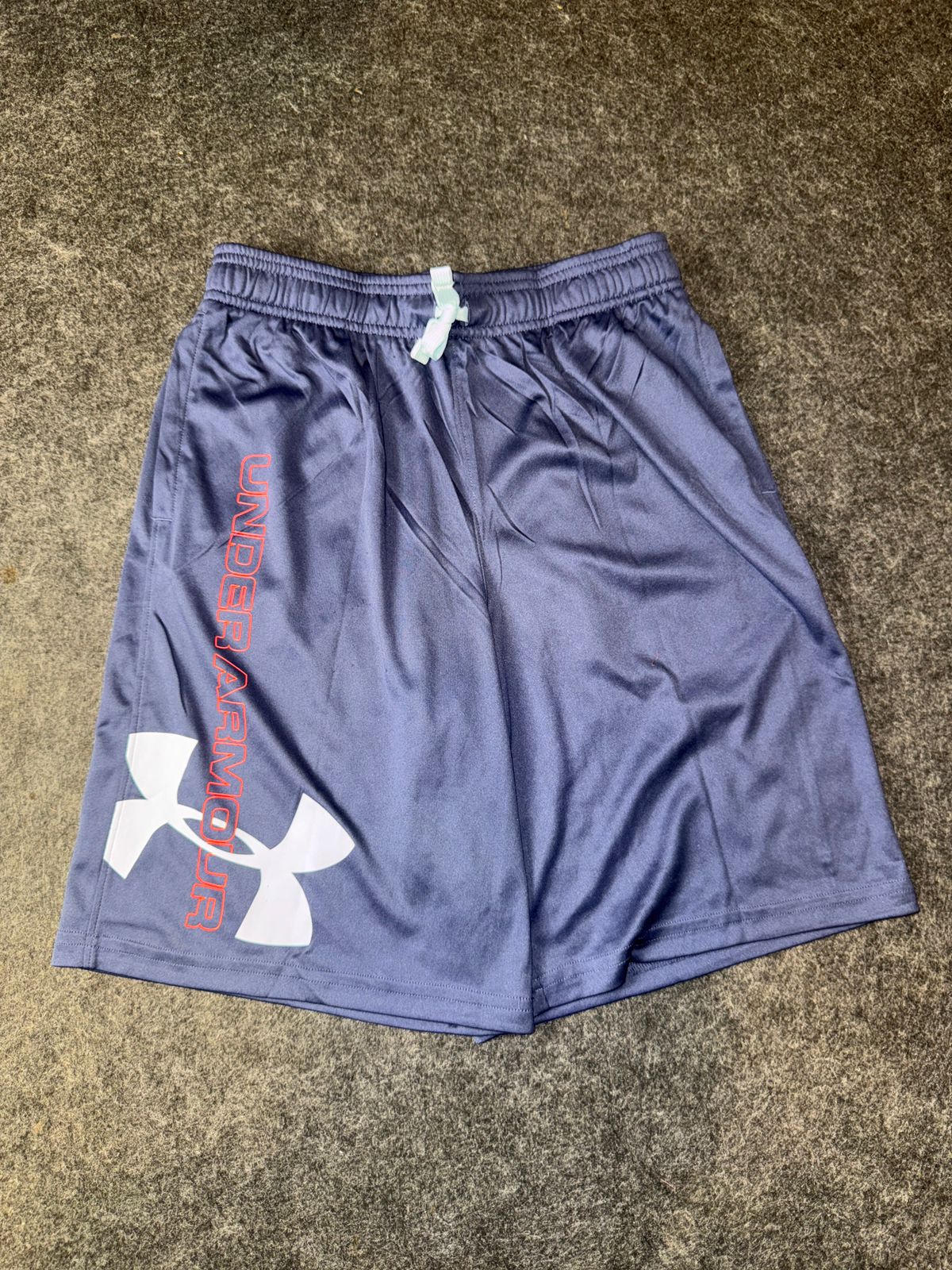 Under Armour Logo Shorts - XL