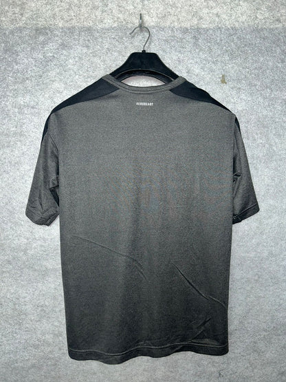 Adidas Pocket Round Neck - Medium
