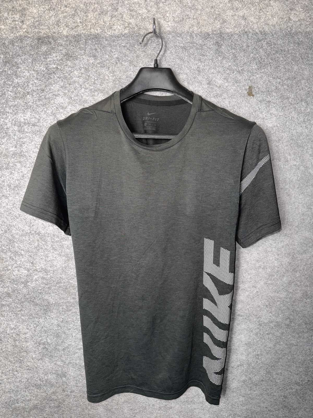 Nike Black Round Neck - Small