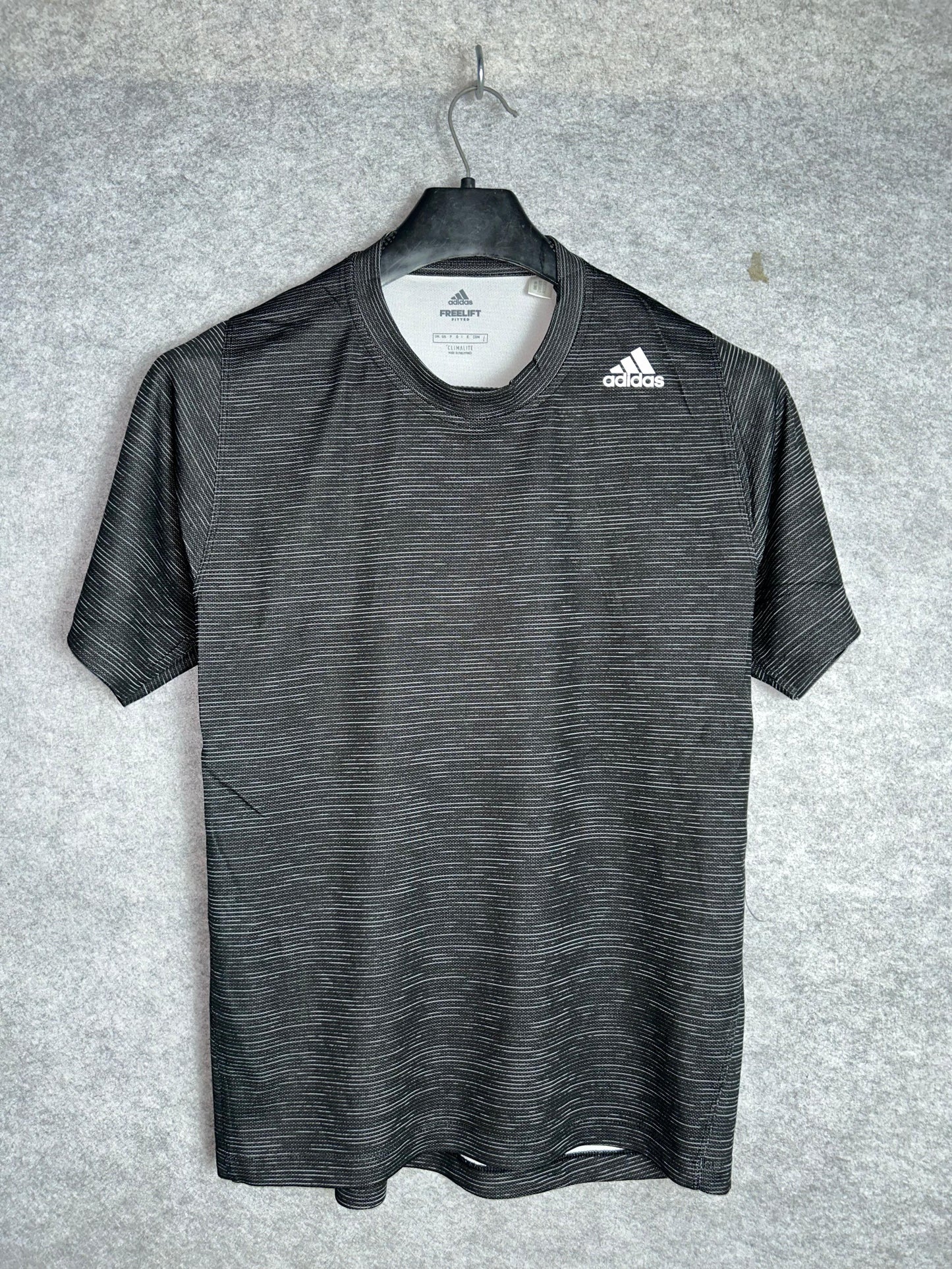 Adidas Freelift Fitted - Large