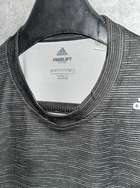 Adidas Freelift Fitted - Large