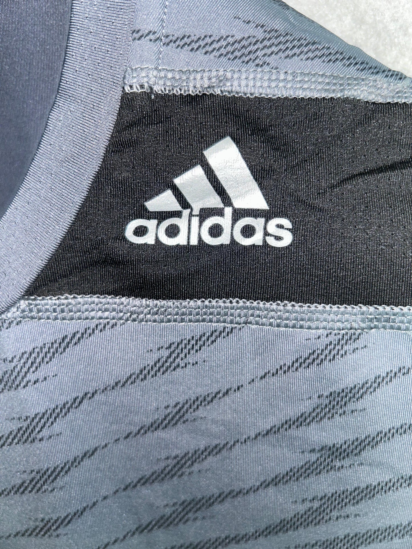 Adidas Techfit - Small