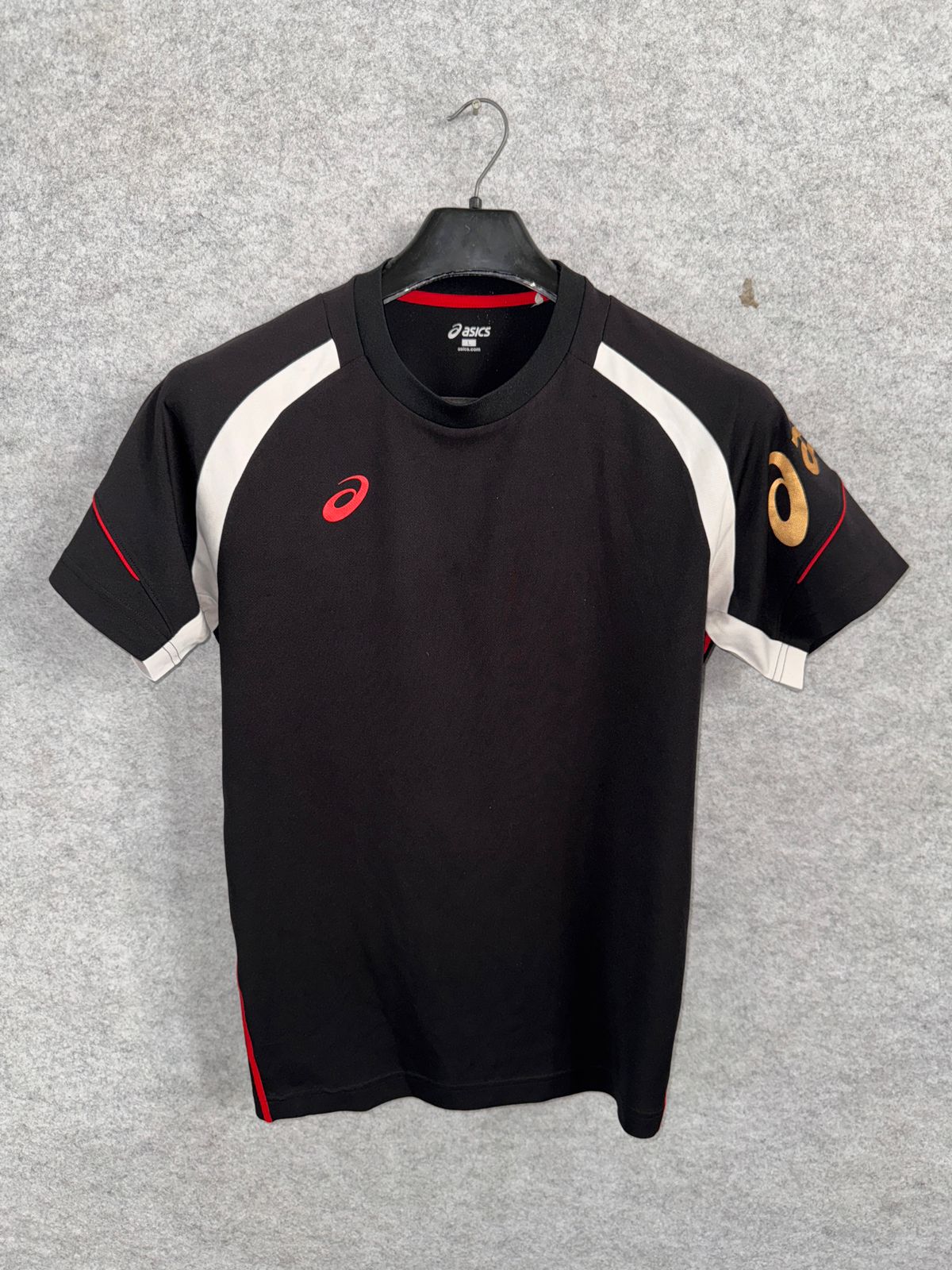 Pre Loved Asics Red  Logo Tee - Medium