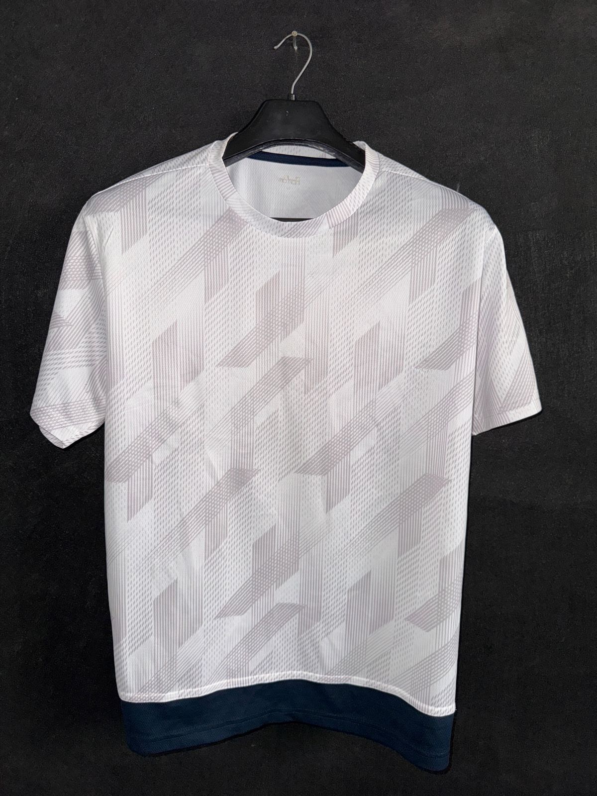 Round Neck Shirt - Large