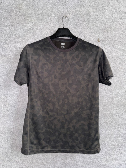 Uniqlo Round Shirt - Large