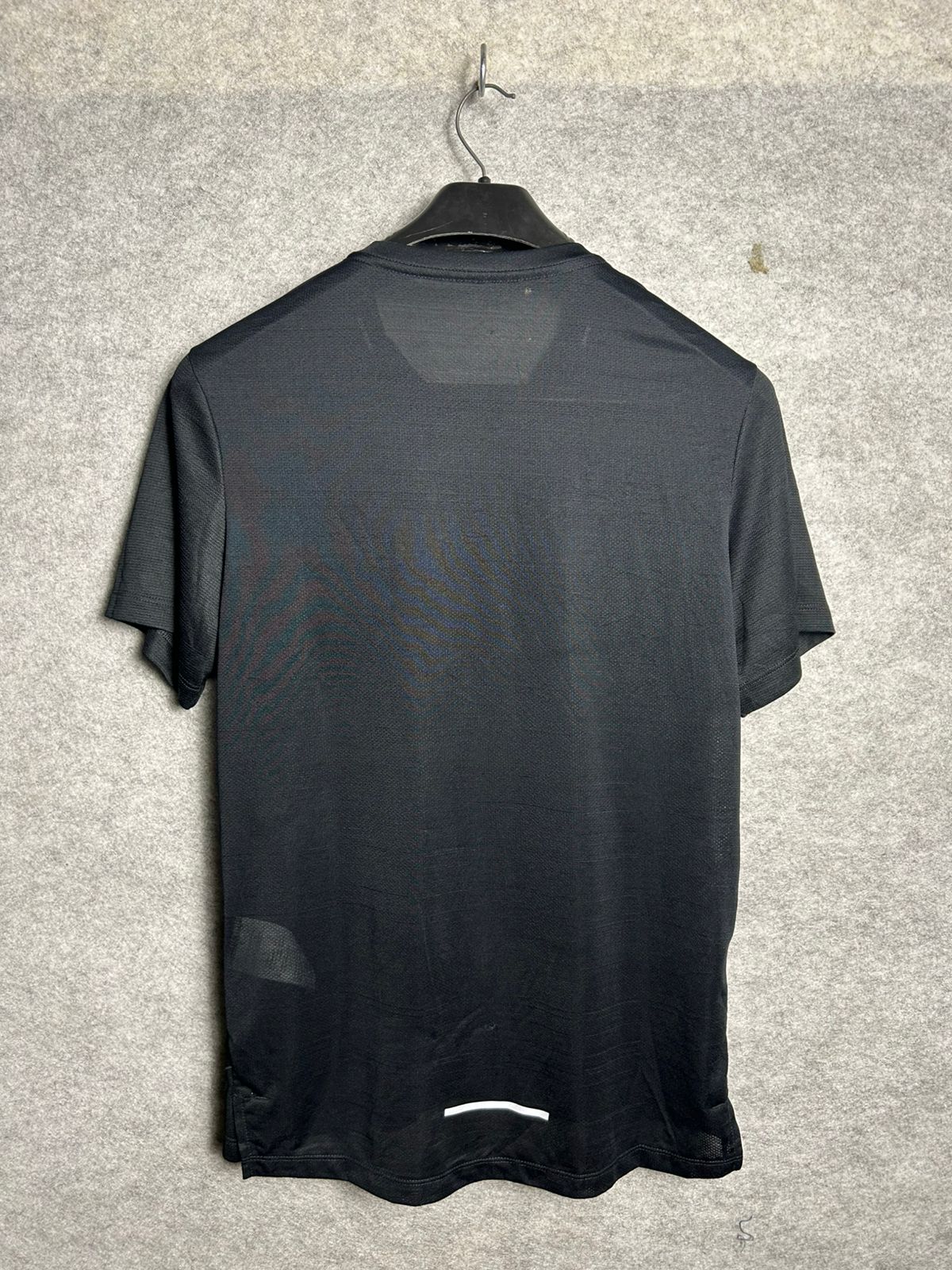 Nike Black Round Neck - Medium