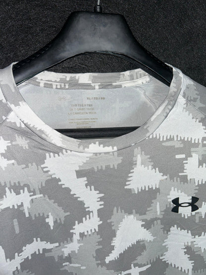 Under Armour Gray textured Tee- XL