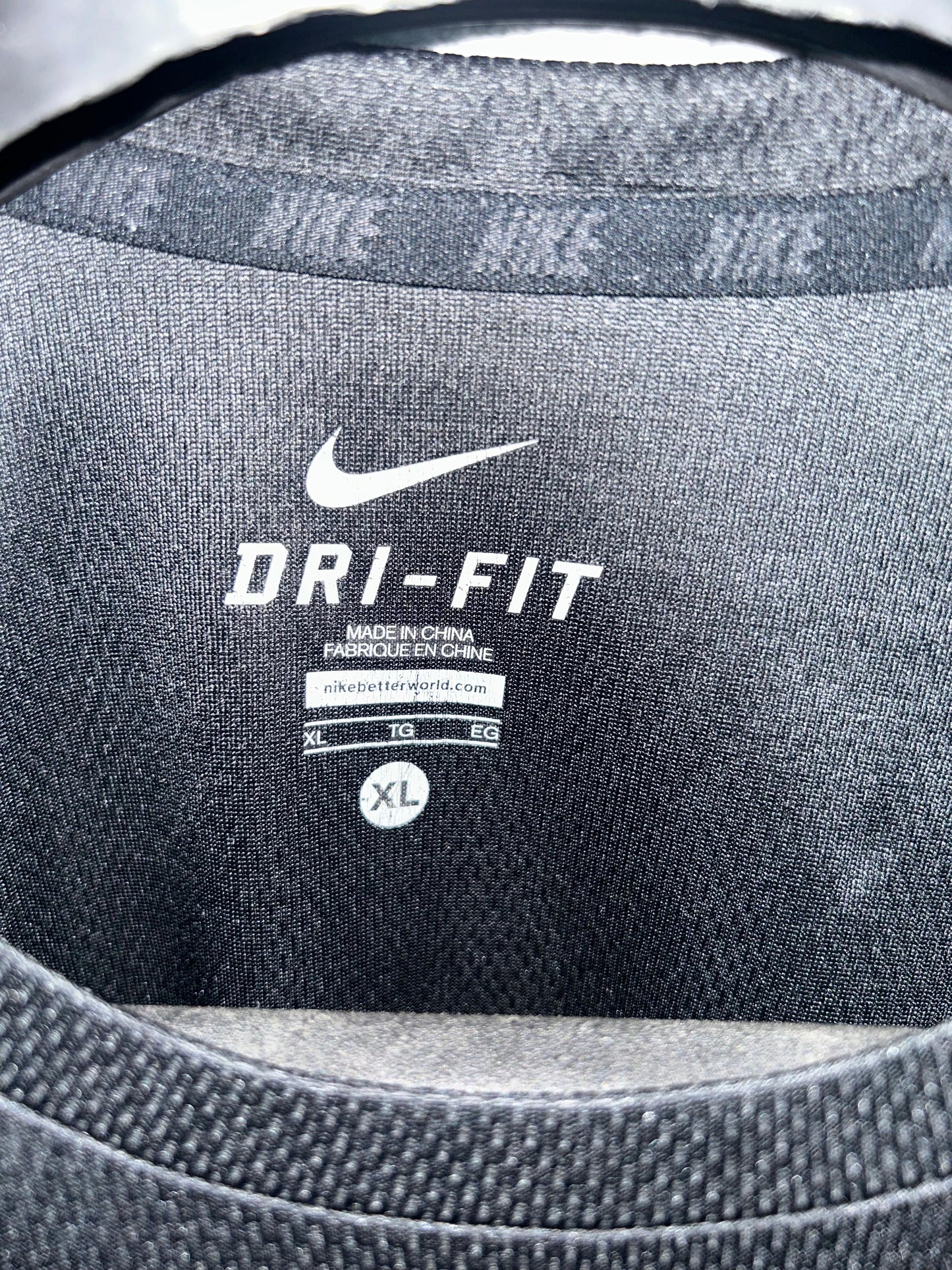 Nike Black & Green Round Neck - XL