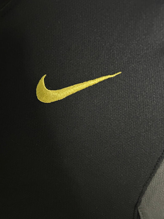 Nike Black Slim-Fit - Medium