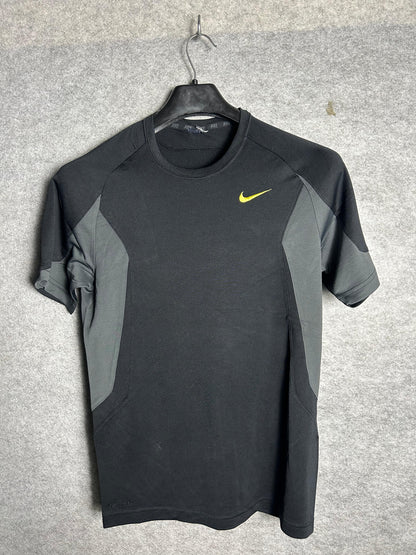 Nike Black Slim-Fit - Medium