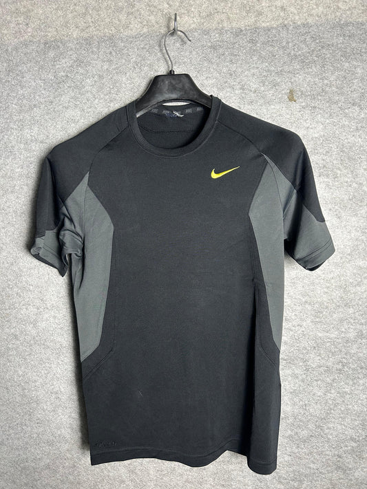 Nike Black Slim-Fit - Medium