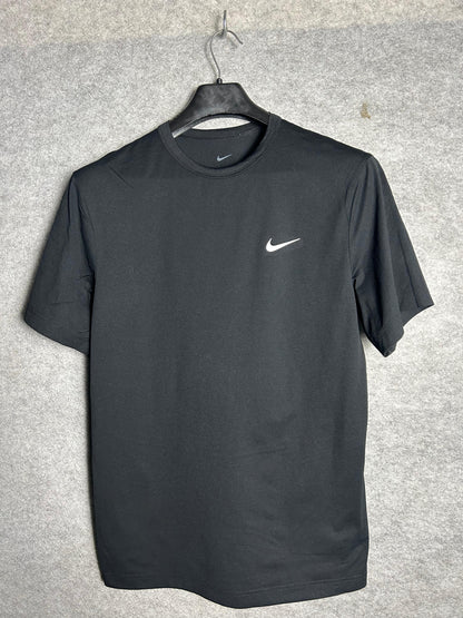 Nike Black Round Neck - Medium