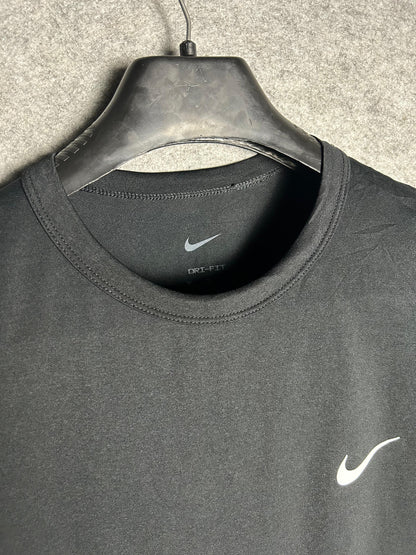 Nike Black Round Neck - Medium
