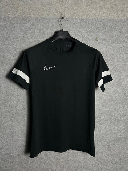 Nike Black & White - Large