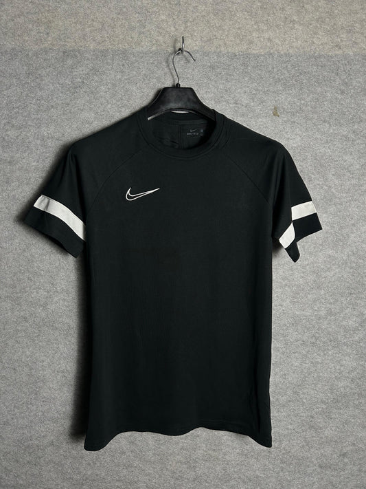 Nike Black & White - Large